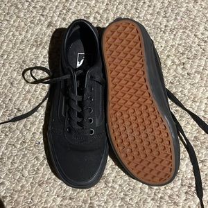 Vans Old Skool - Solid black- Women’s Size 7
